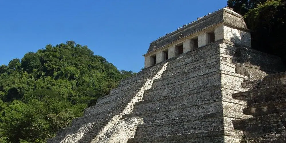 Extensive tour of the Palenque Archaeological Zone.