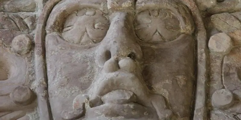 Kohunlich, a ceremonial center between 550 and 830 AD and Chicanna with its zoomorphic figures