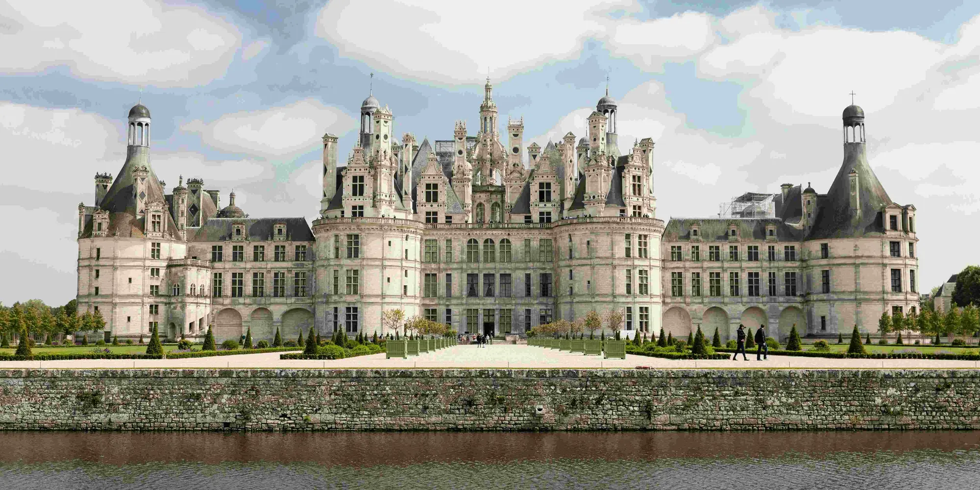 DIA 2: PARIS – EXCURSÃO AOS CASTELOS DO LOIRE