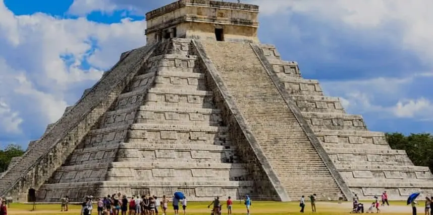 DÍA 11        (VIERNES)		MERIDA / CHICHEN ITZA / CARIBE