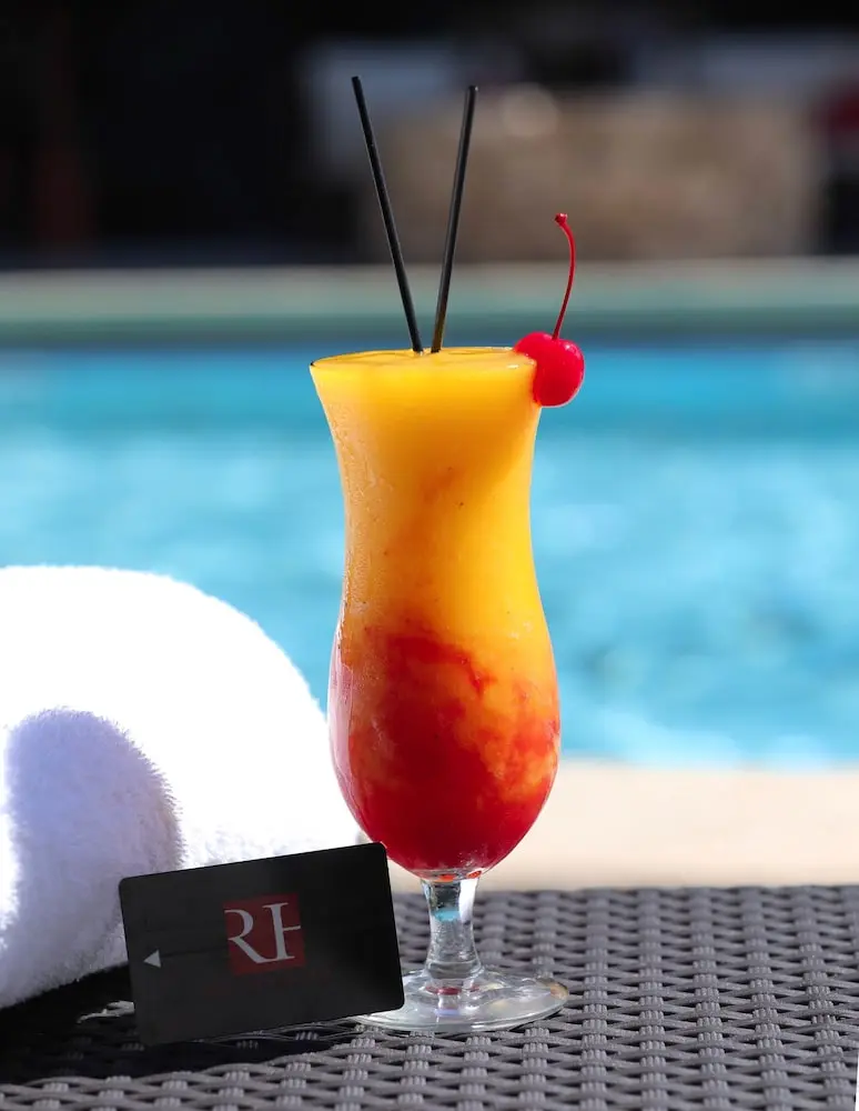 Regency Miami Airport, Servicios del establecimiento