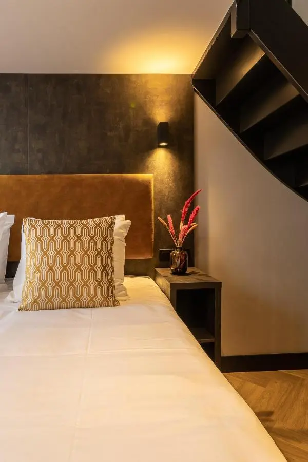 Monument Hotel, 