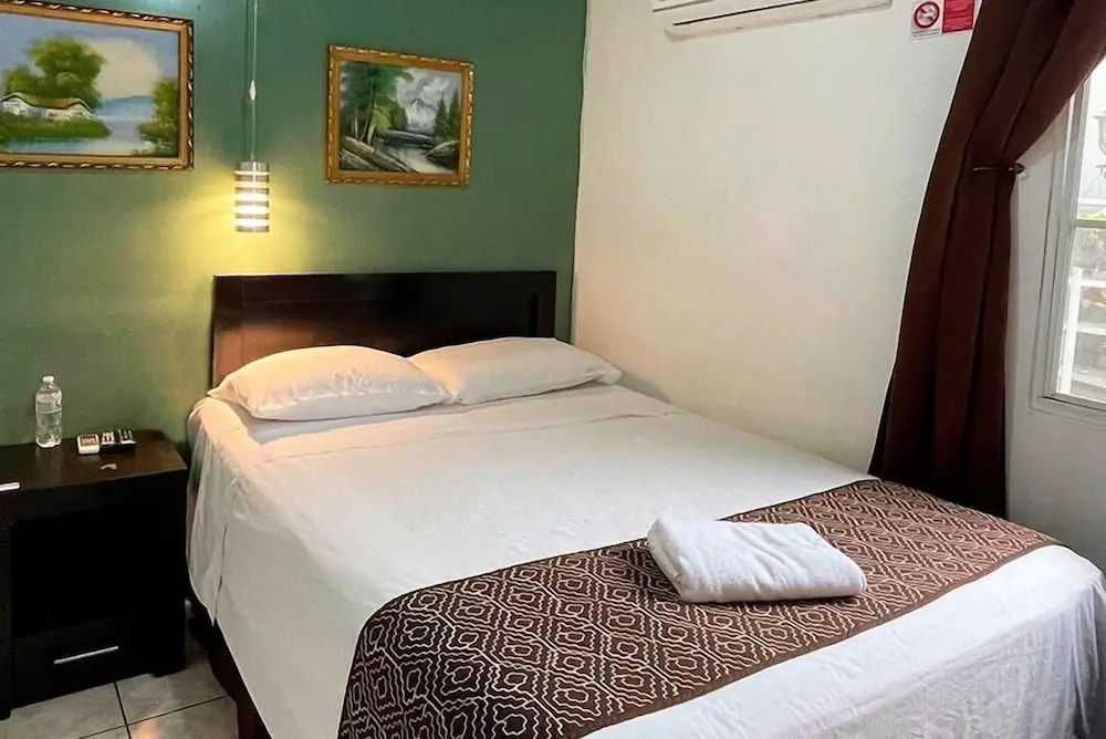 Hotel Tazumal House, Room