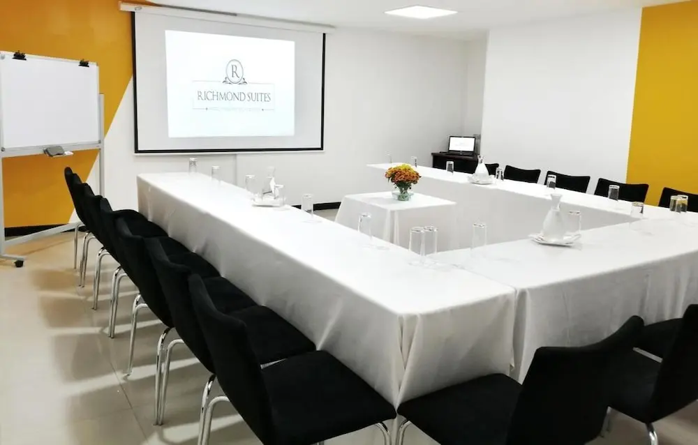 Richmond Suites Hotel, Meeting facility