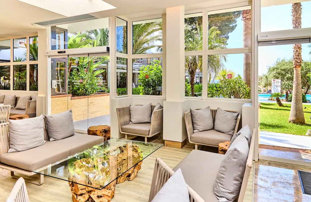 Leonardo Royal Ibiza Santa Eulalia, Lobby sitting area