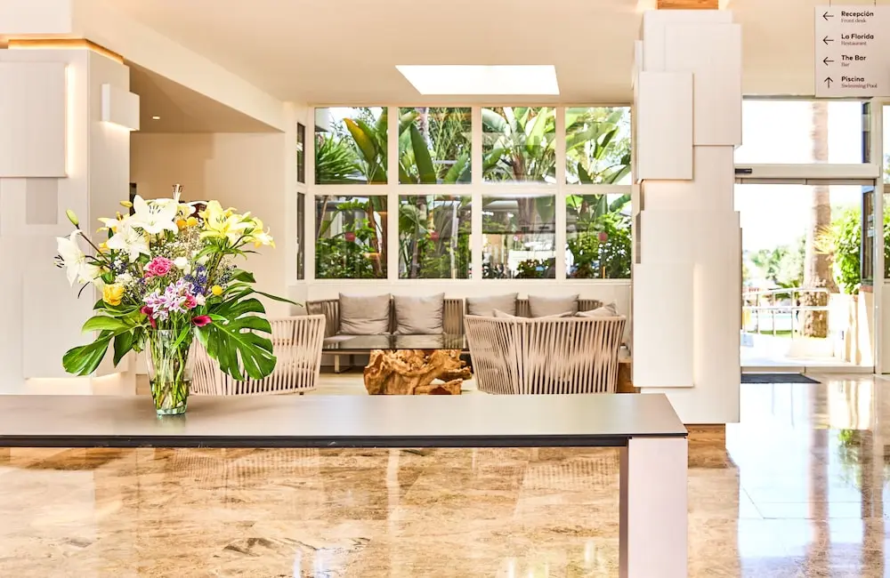 Leonardo Royal Ibiza Santa Eulalia, Lobby sitting area