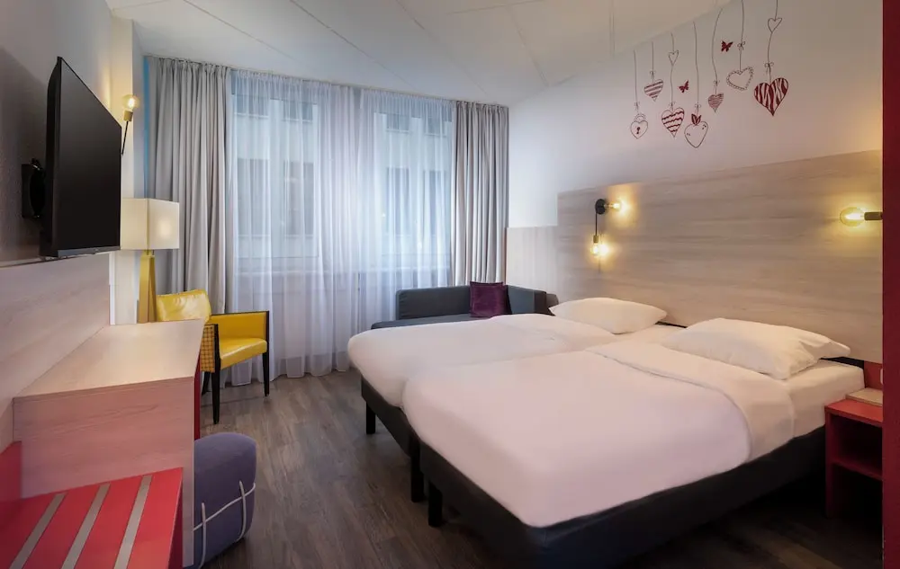 greet Berlin Alexanderplatz, Room
