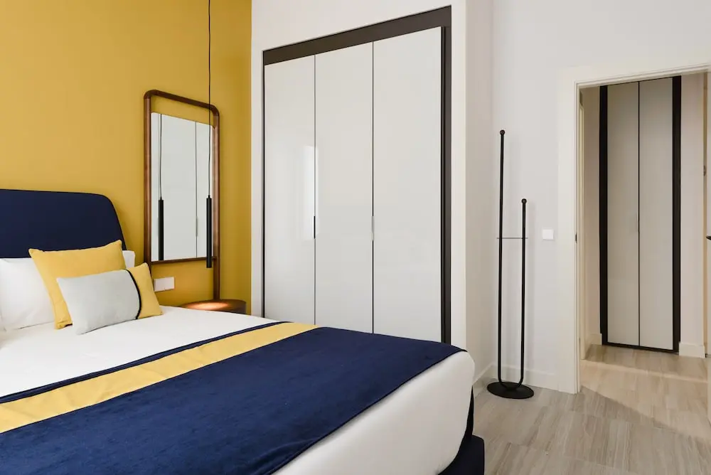 SmartRental Collection Gran Via Centric, Room