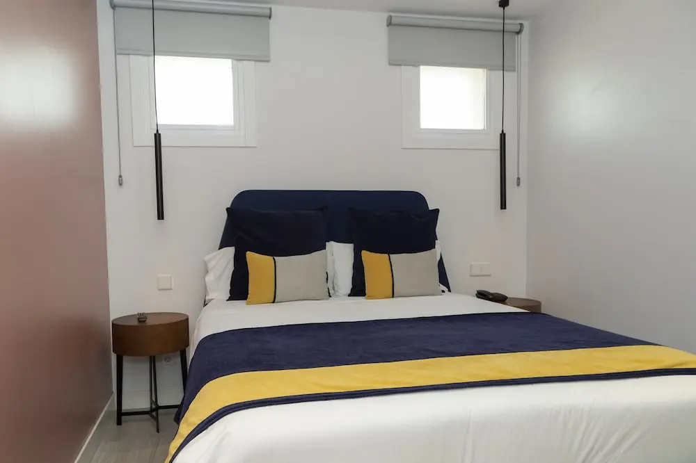 SmartRental Collection Gran Via Centric, Room