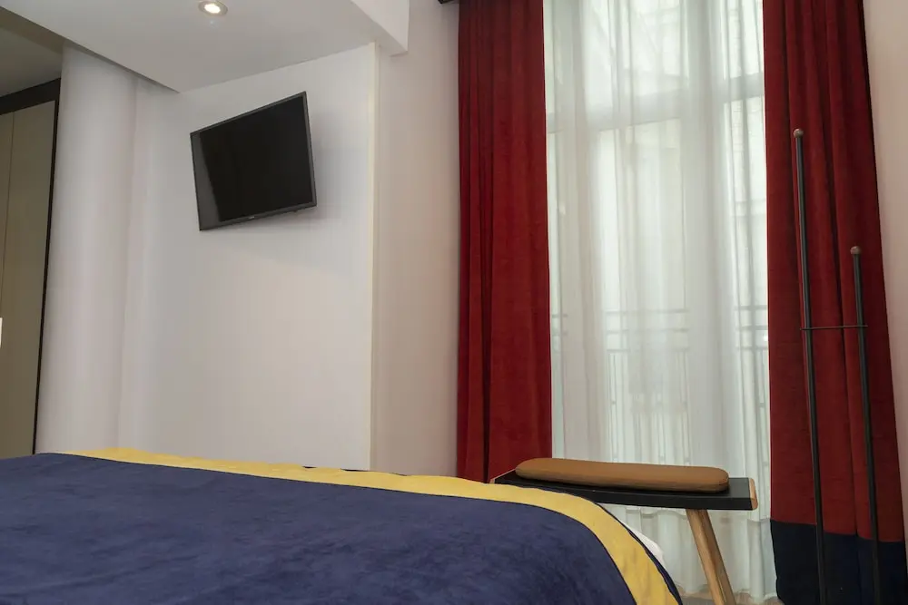 SmartRental Collection Gran Via Centric, Room