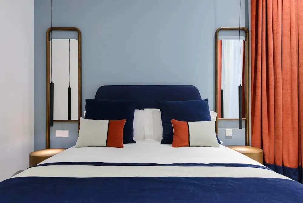 SmartRental Collection Gran Via Centric, Room