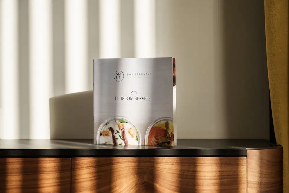 SmartRental Collection Gran Via Centric, Room