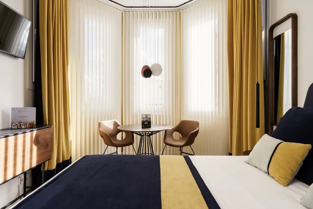 SmartRental Collection Gran Via Centric, Room