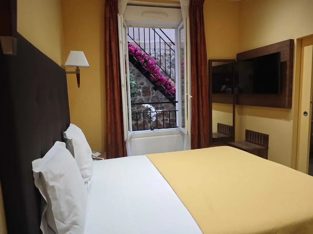 Hotel Capitole, Room