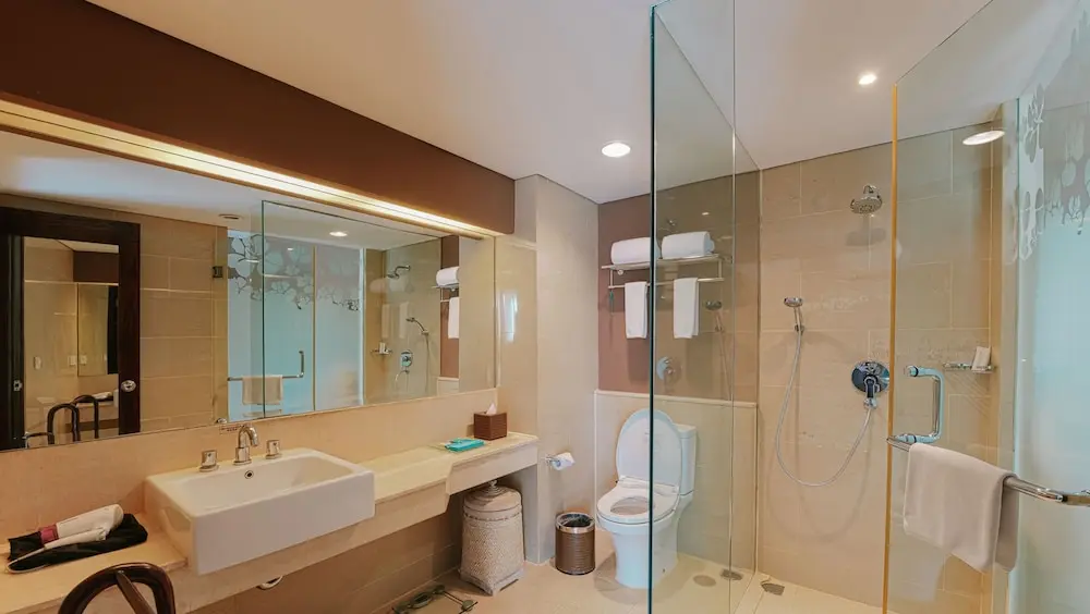 Grand Ixora Kuta Resort, Bathroom