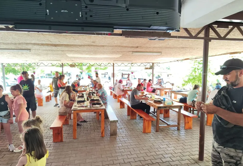 CANER MOUNTAIN HOTEL, Food court