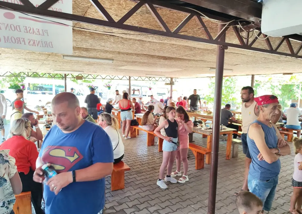 CANER MOUNTAIN HOTEL, Food court
