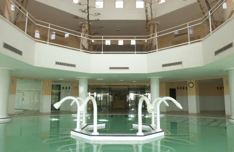 Alhambra Thalasso, Pool