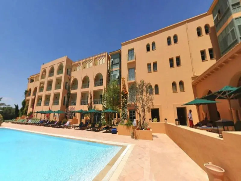 Alhambra Thalasso, Pool