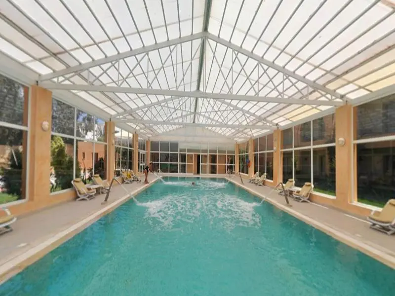 Alhambra Thalasso, Pool