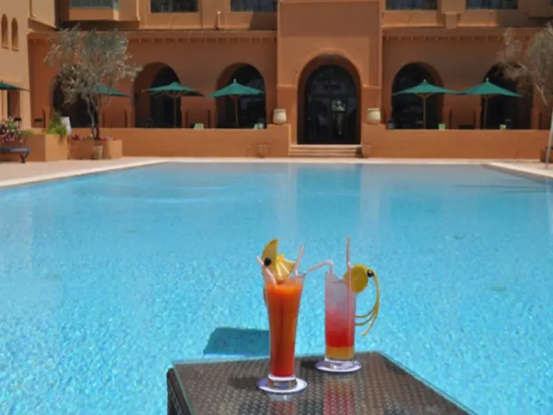 Alhambra Thalasso, Pool