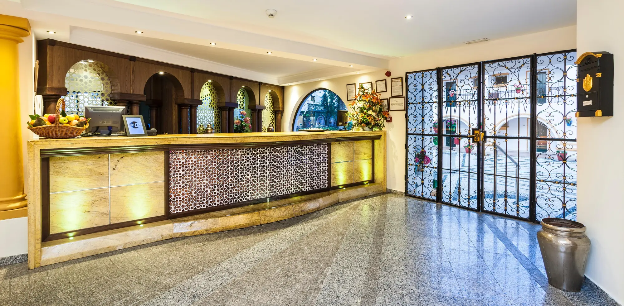 Globales Cortijo Blanco, Lobby