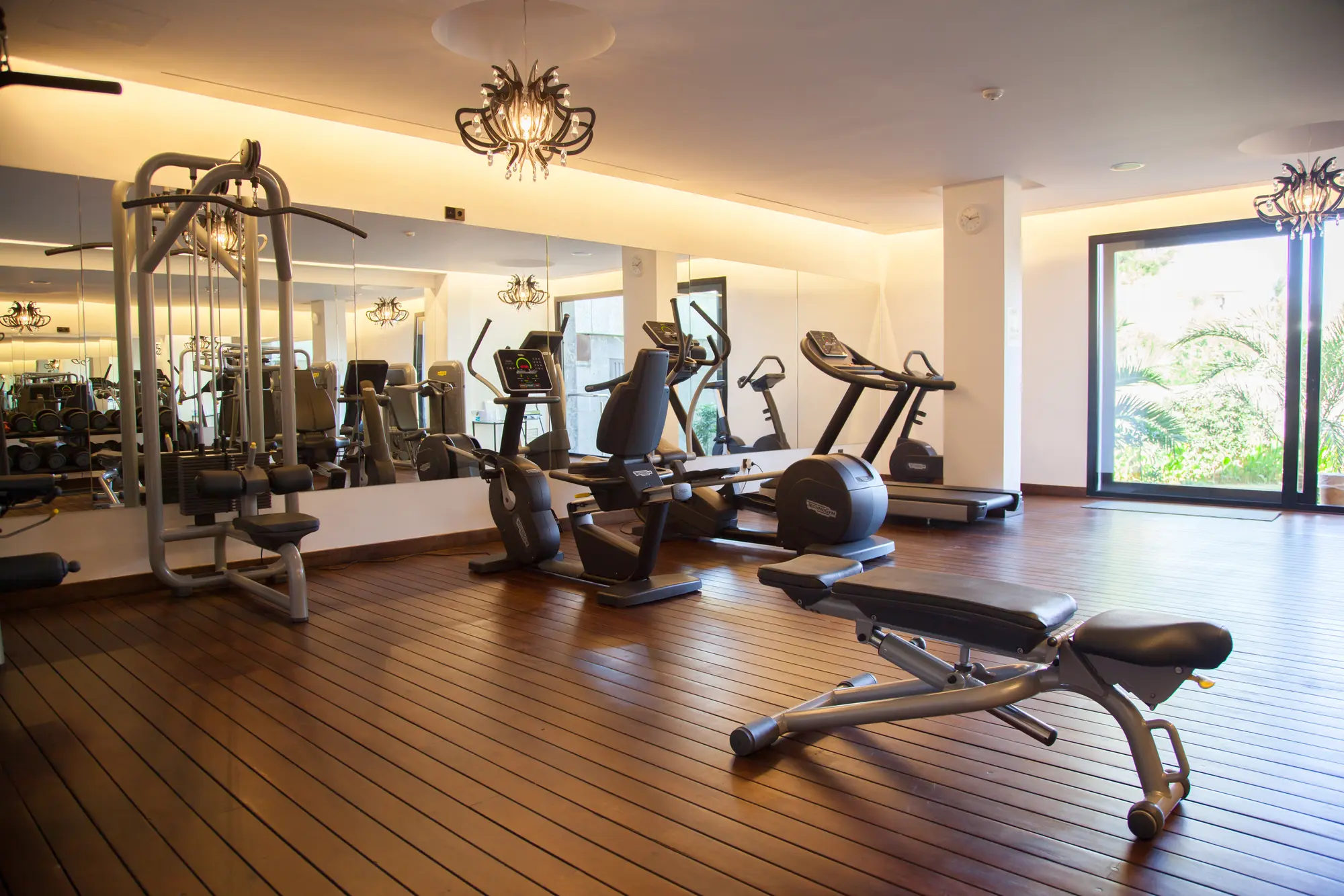 Serrano Palace, Sports and Entertainment