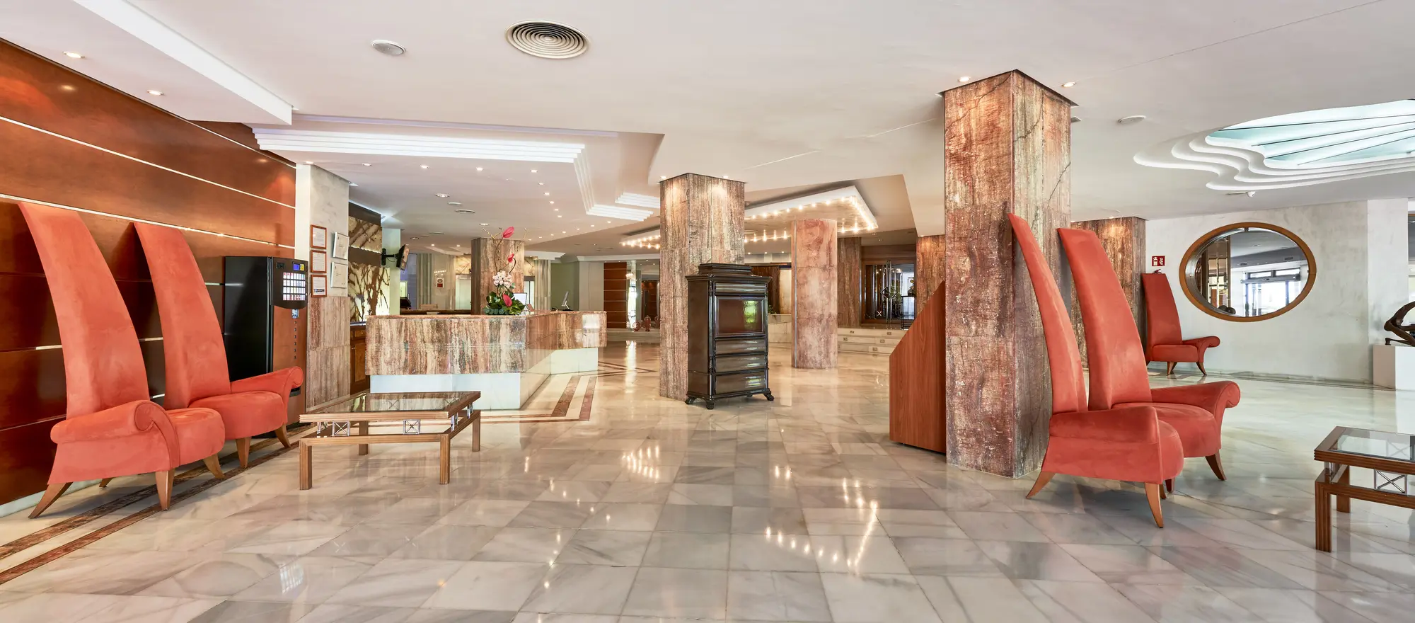 Serrano Palace, Lobby