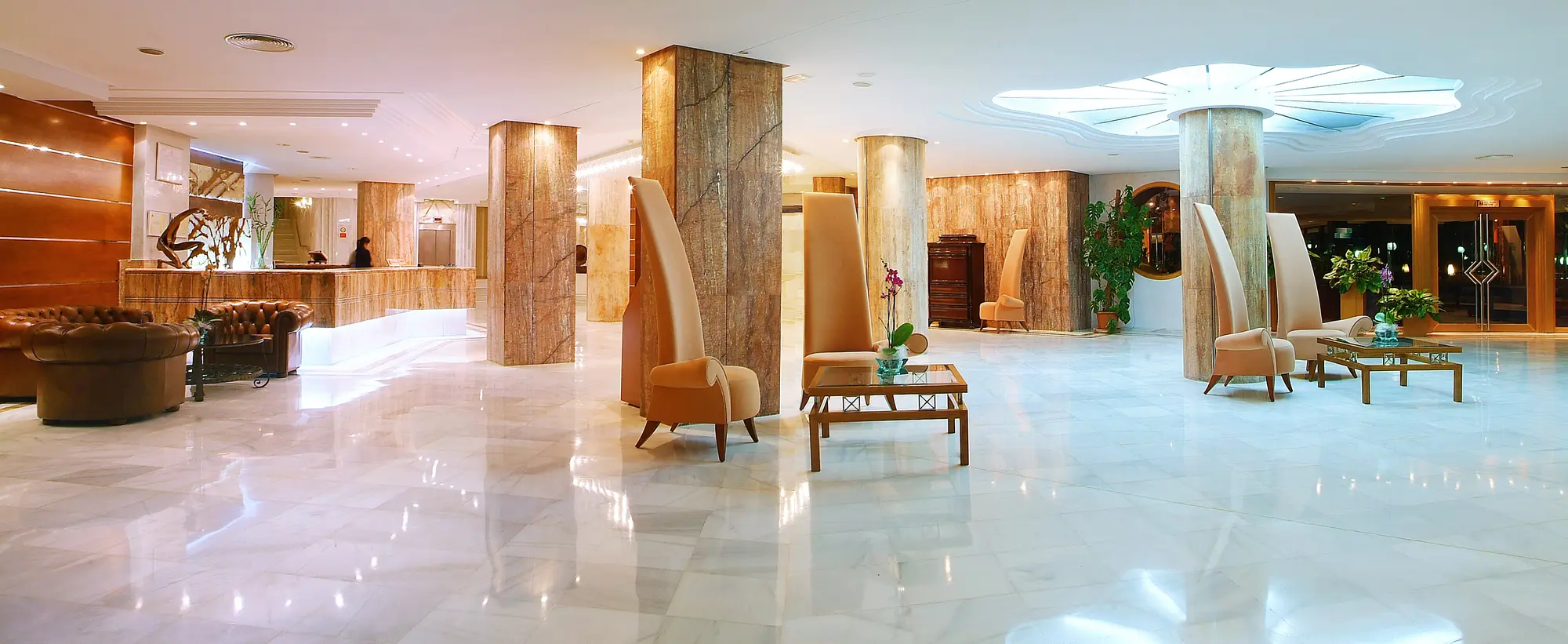Serrano Palace, Lobby