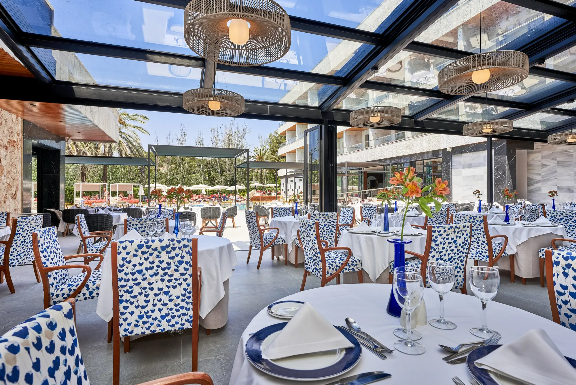 Serrano Palace, Restaurant