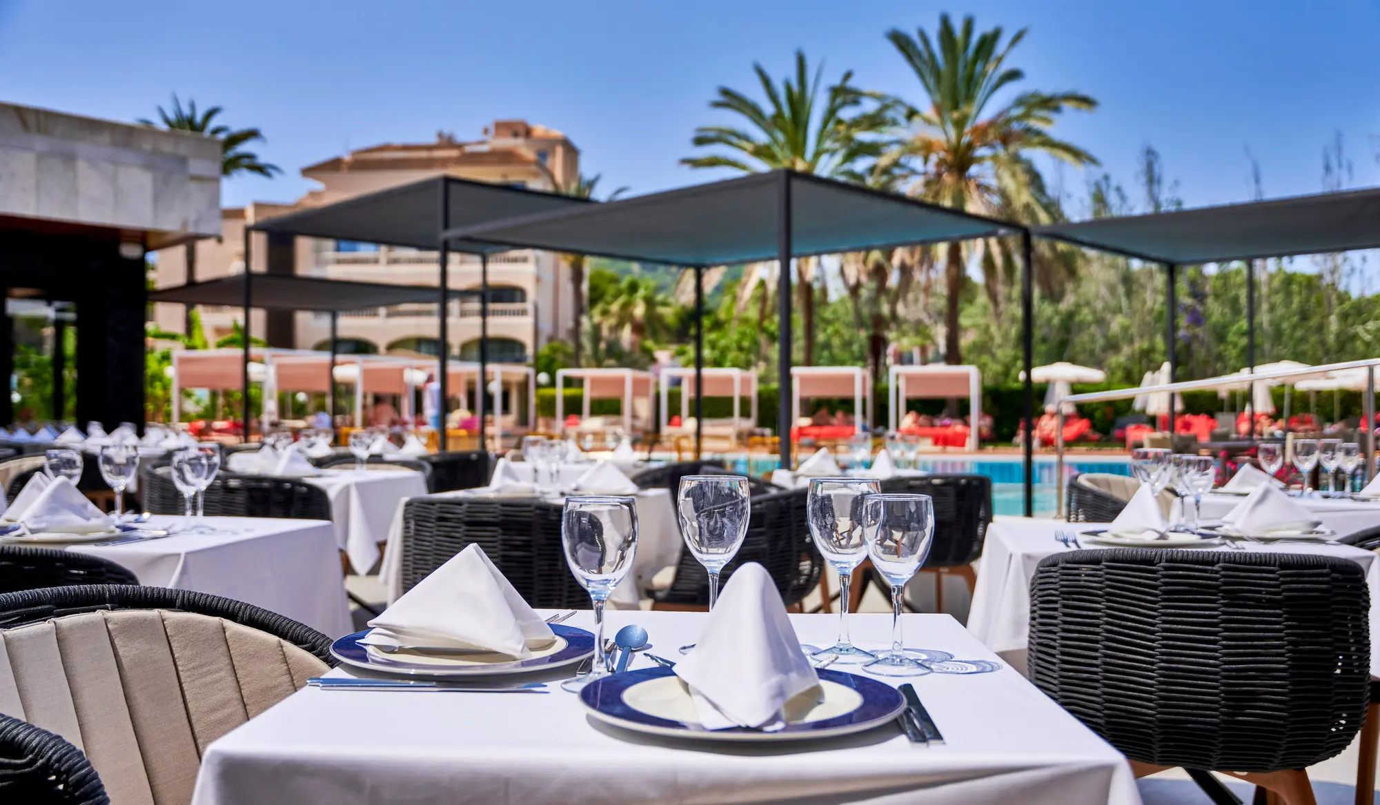 Serrano Palace, Restaurant