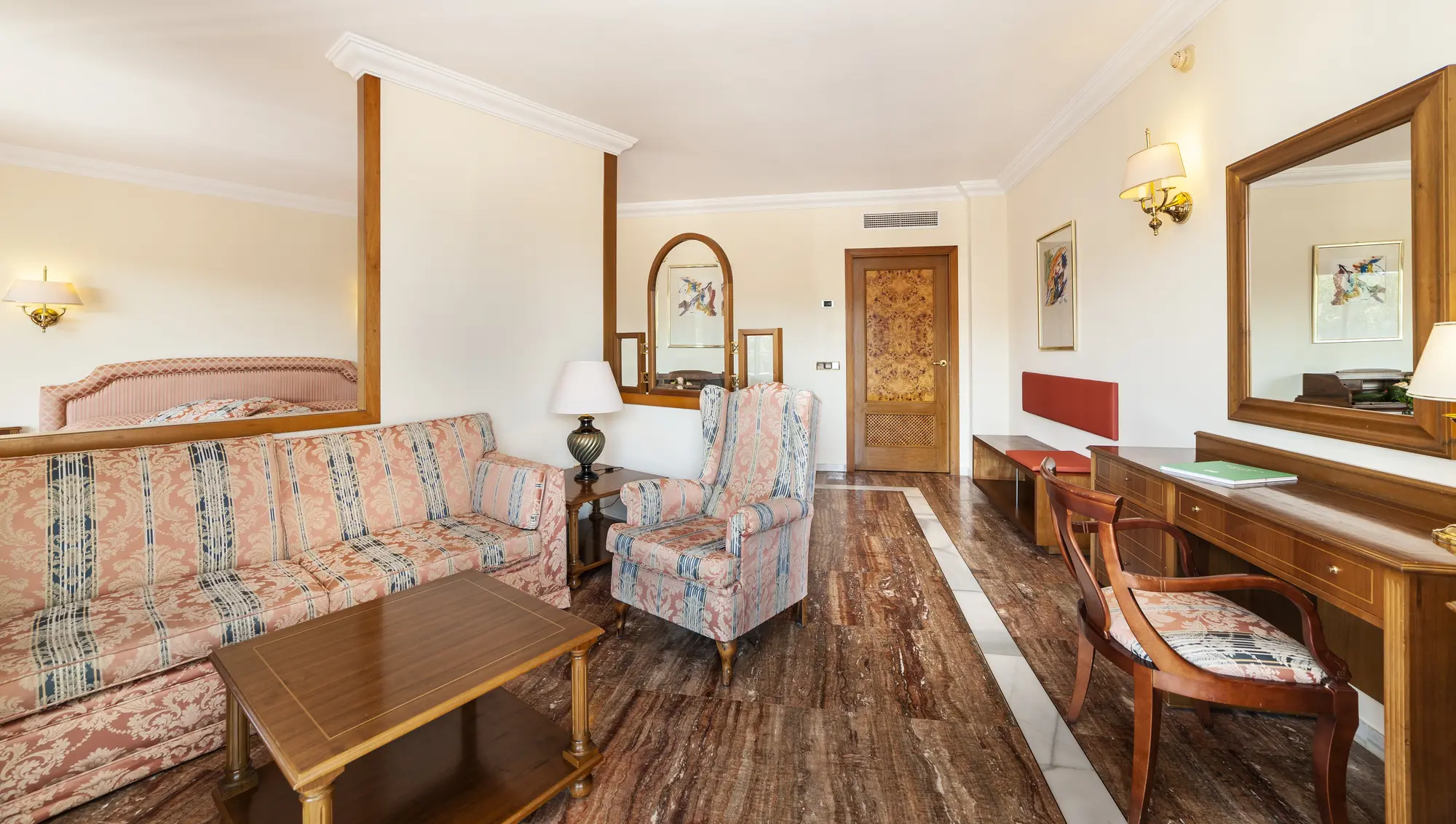 Serrano Palace, Room