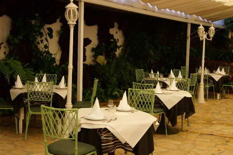 HC Hotel Magec, Restaurant