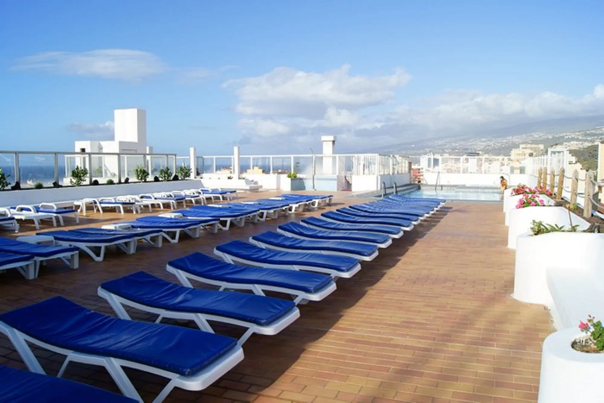 HC Hotel Magec, Terrace