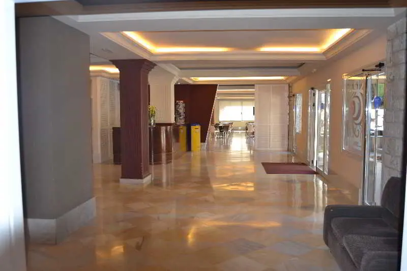 Mont Park, Lobby