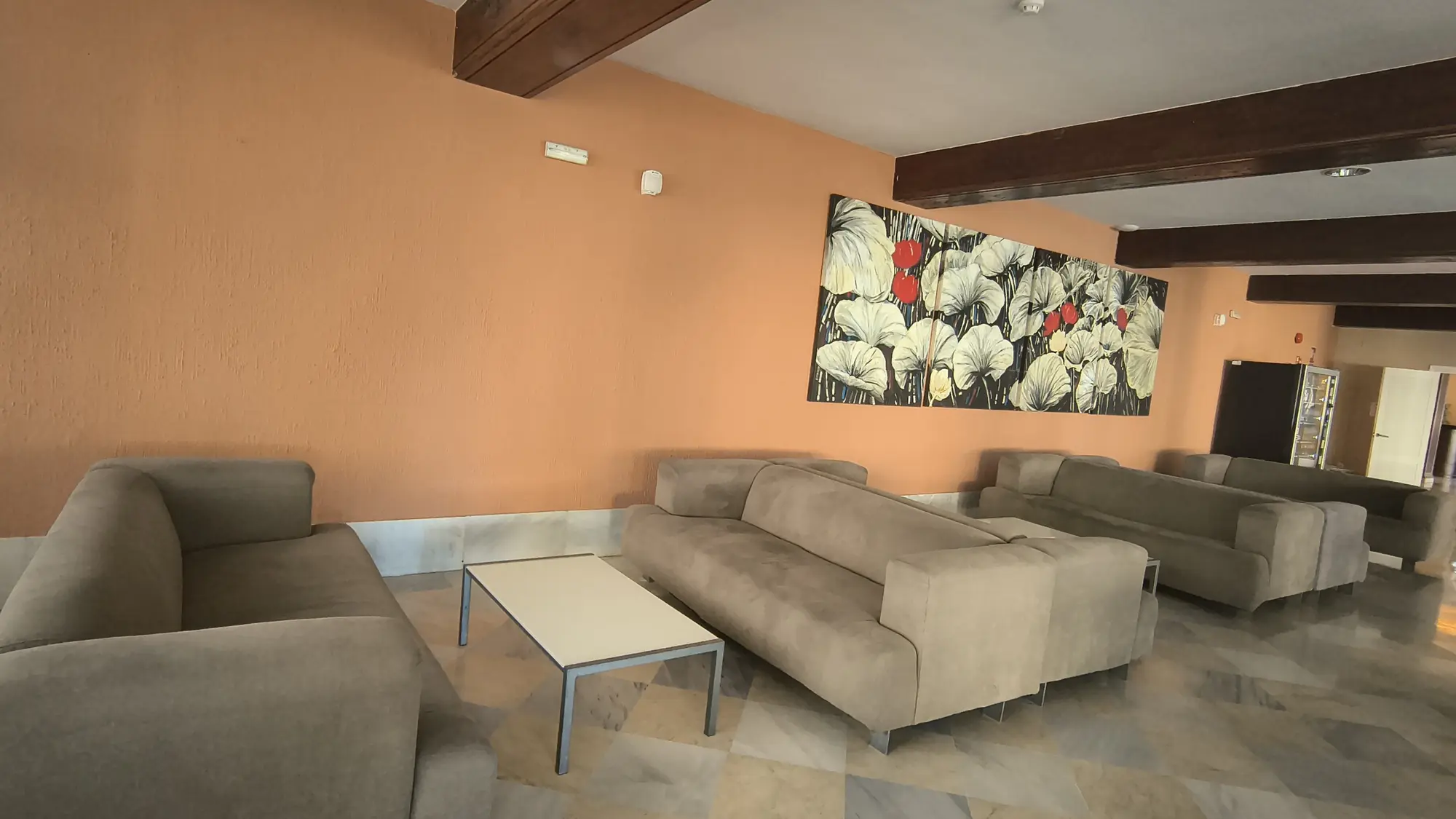 Mont Park, Lobby