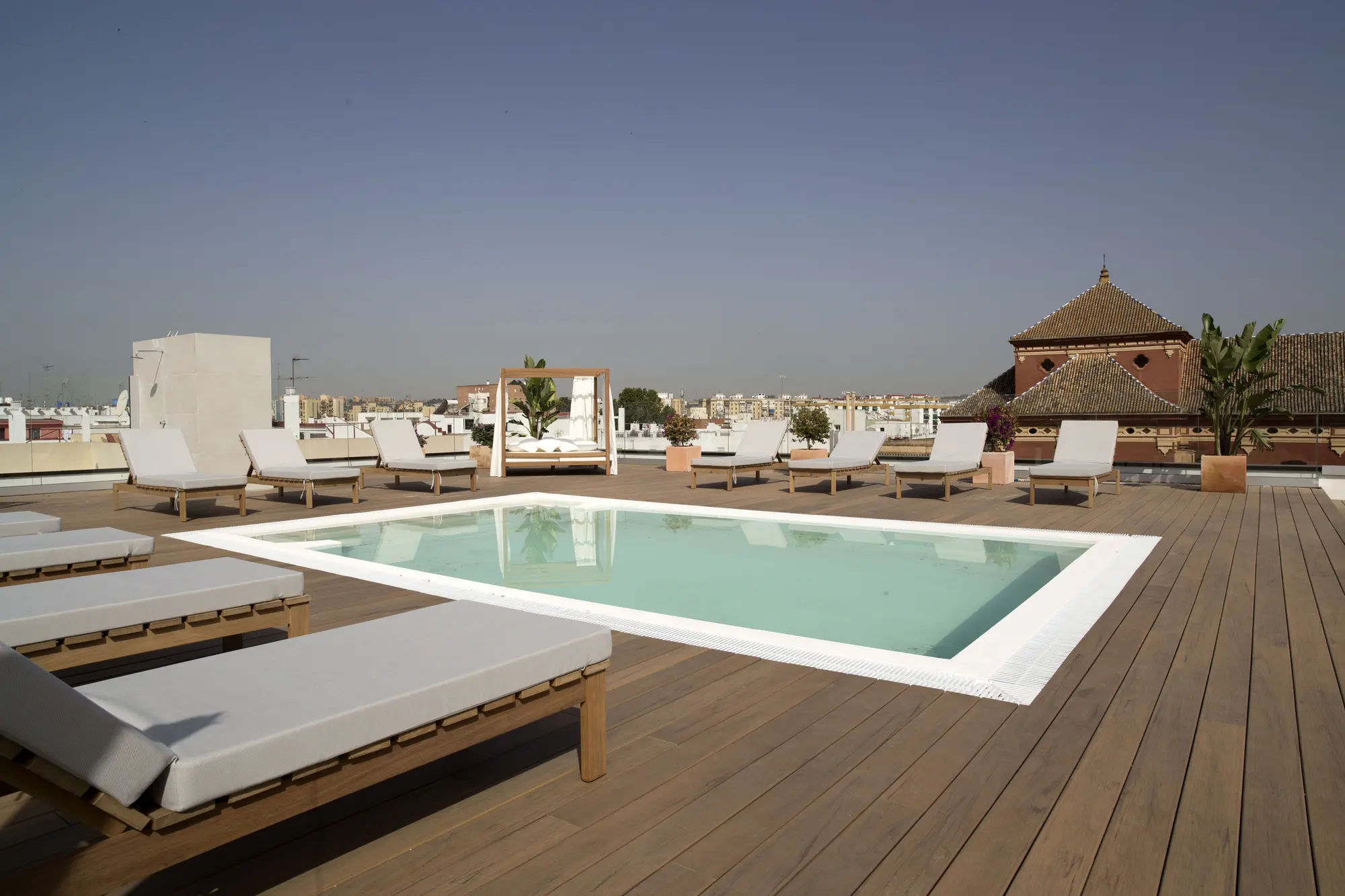 Zenit Sevilla, Pool