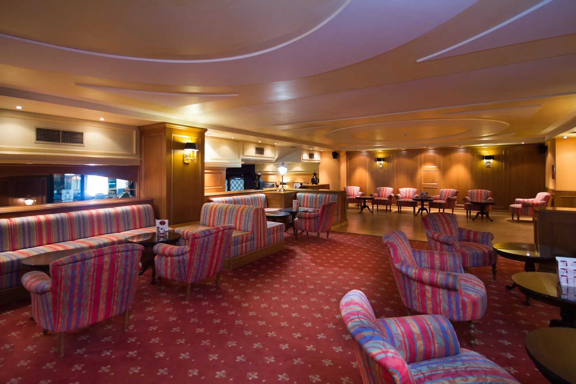 Las Palmeras, Bar