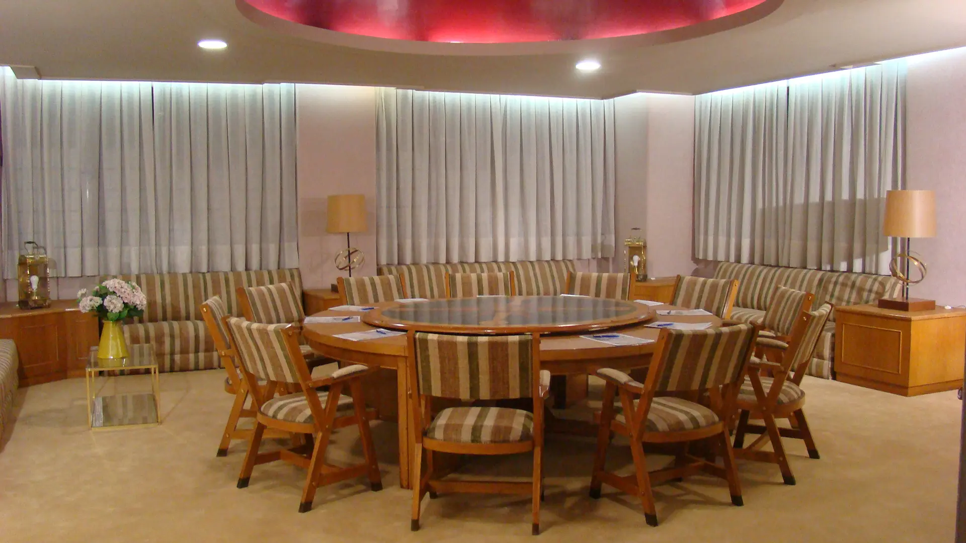Las Palmeras, Conferences