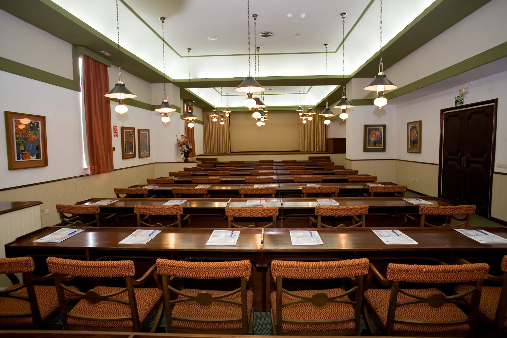 Las Palmeras, Conferences