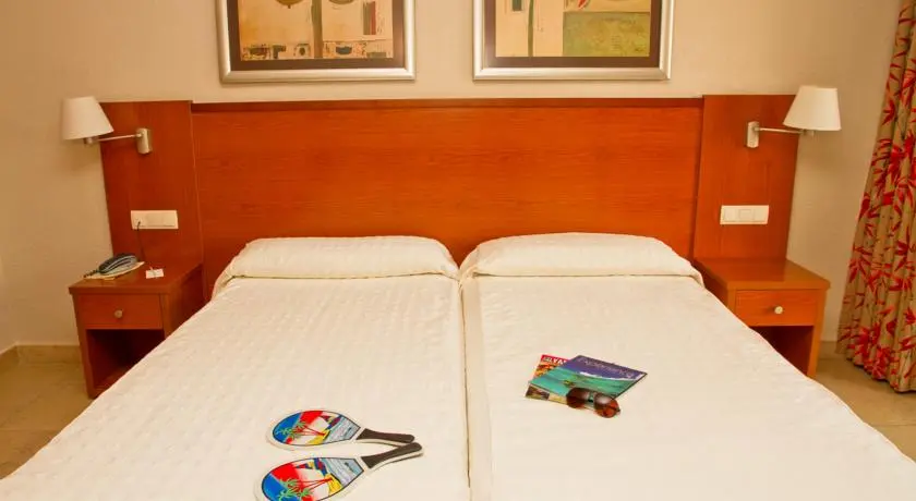 Las Palmeras, Room