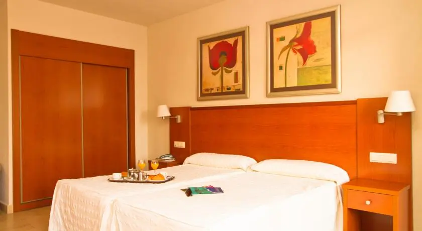 Las Palmeras, Room