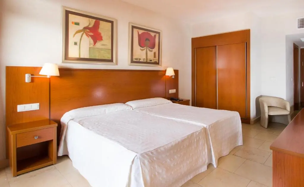 Las Palmeras, Room