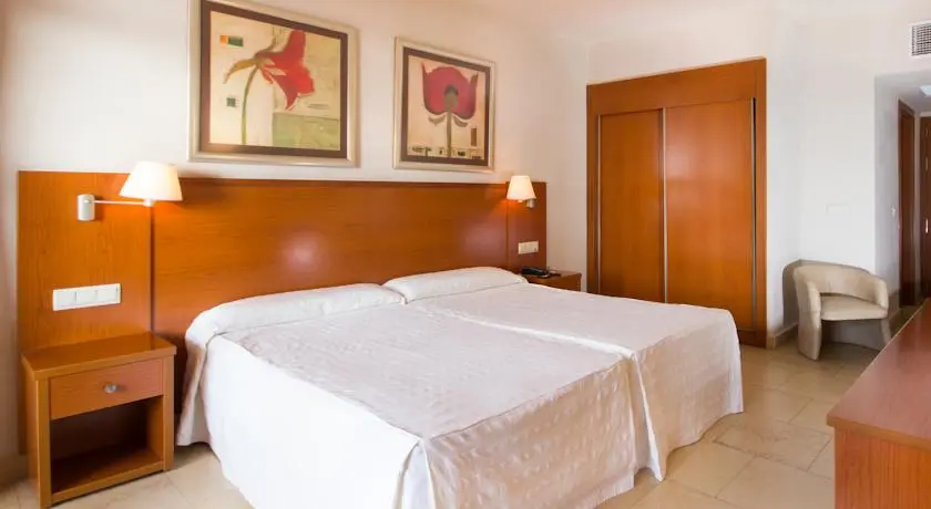 Las Palmeras, Room