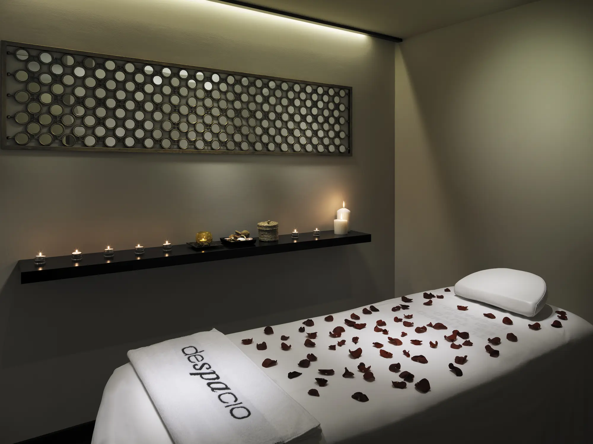 H10 White Suites Boutique Hotel - Adults Only, Sports and Entertainment