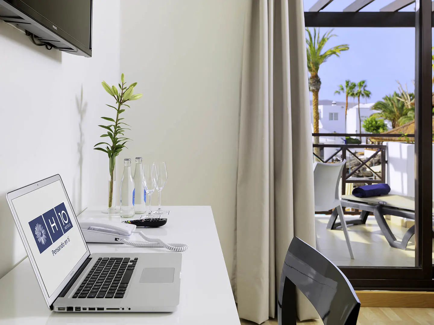 H10 White Suites Boutique Hotel - Adults Only, Room