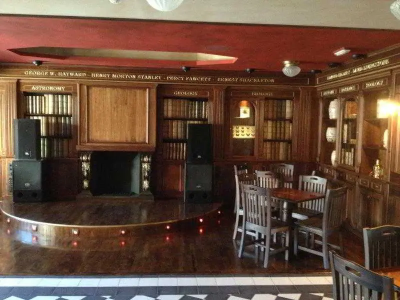 Ambassador Playa I, Bar