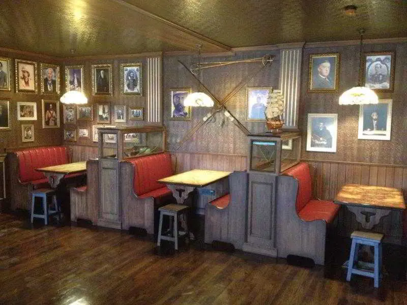 Ambassador Playa I, Bar