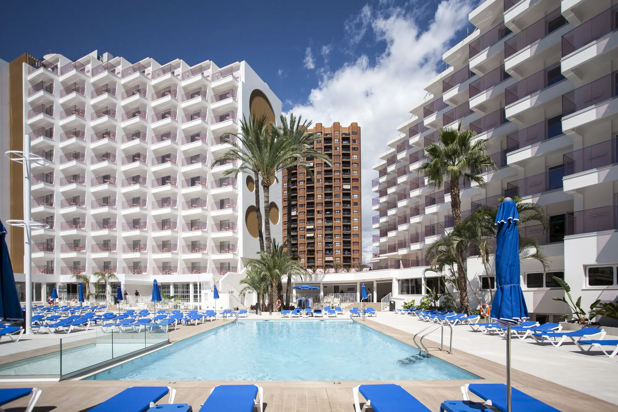 Ambassador Playa I, Pool
