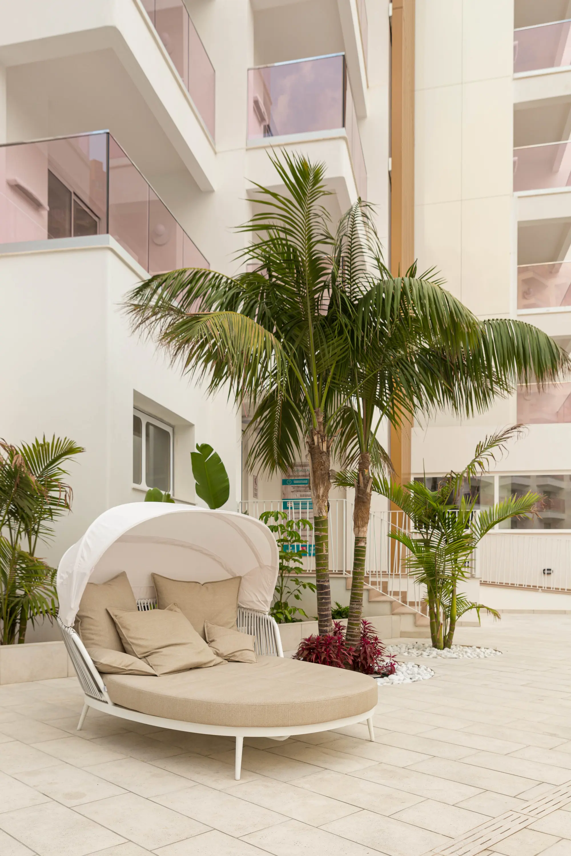 Ambassador Playa I, Pool